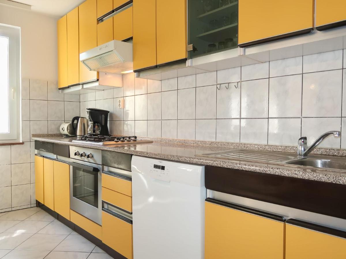 Holiday Home Stanka - Snj218 By Interhome Свети Юрай Екстериор снимка